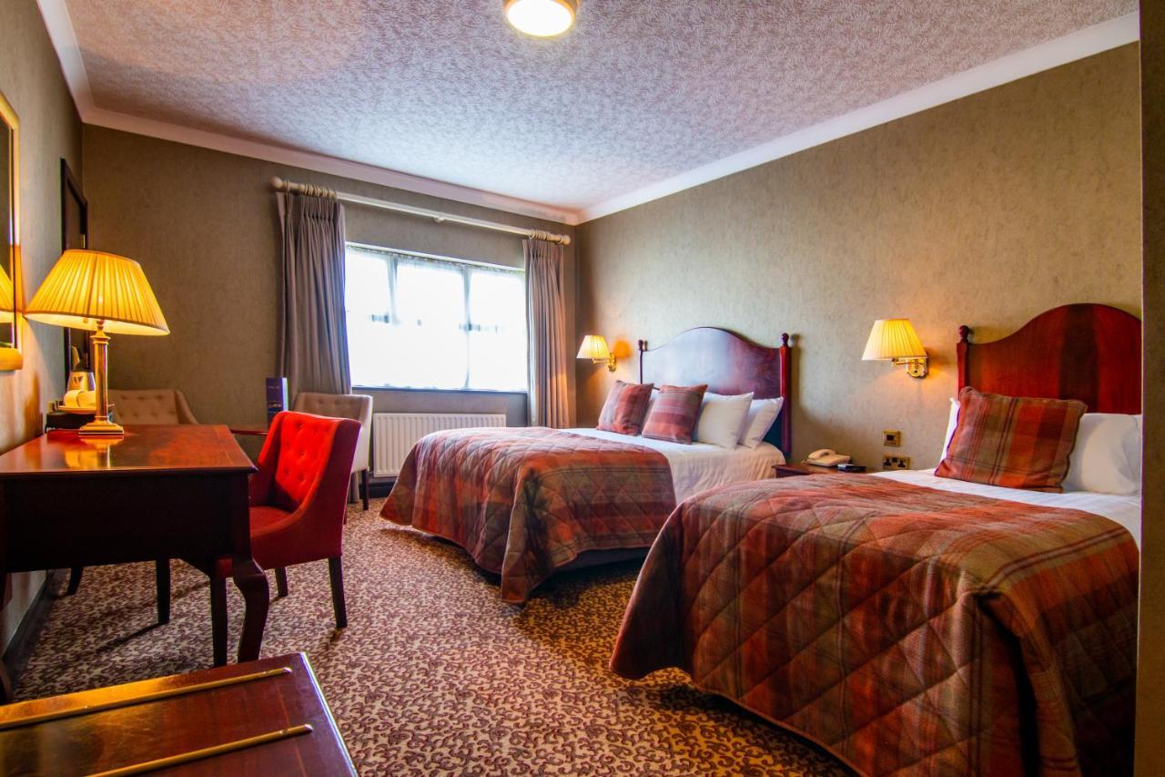 Seven Oaks Hotel Карлоу Екстериор снимка
