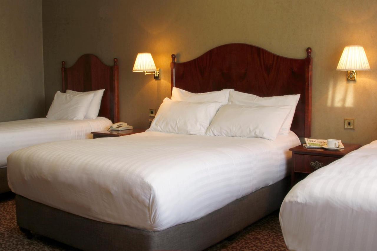Seven Oaks Hotel Карлоу Екстериор снимка