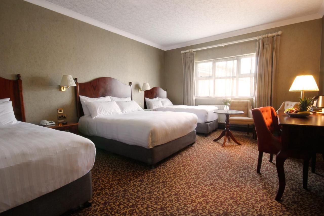 Seven Oaks Hotel Карлоу Екстериор снимка