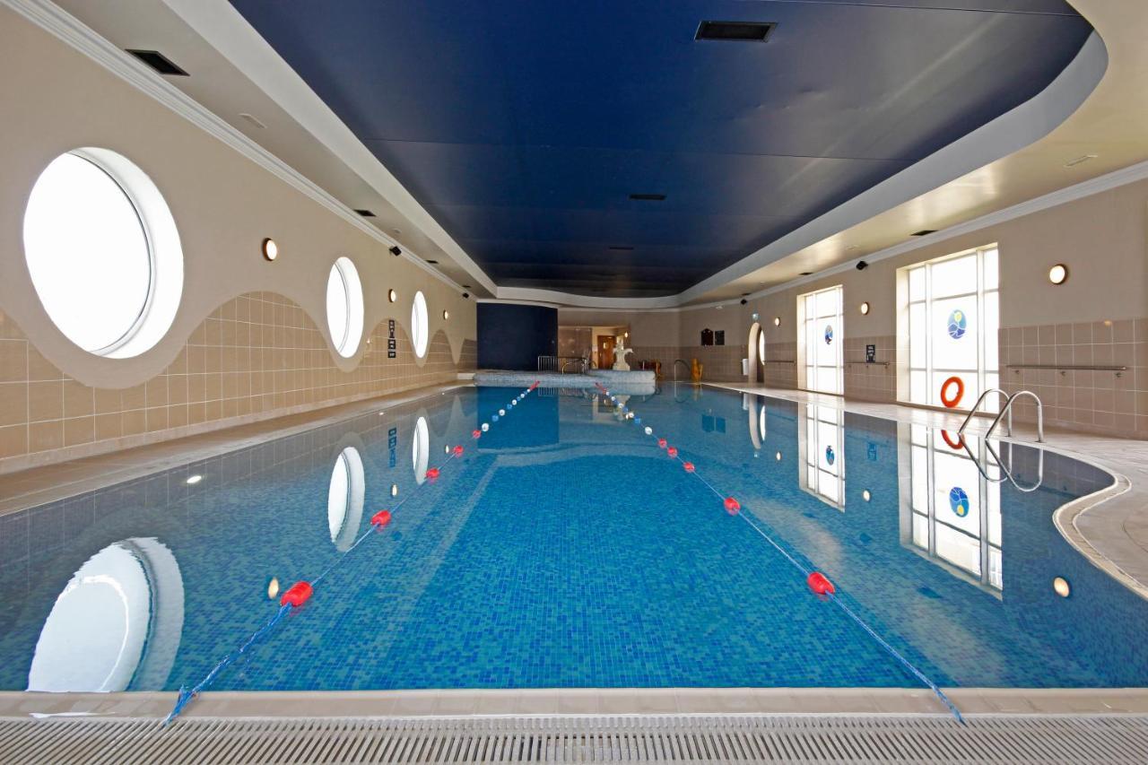Seven Oaks Hotel Карлоу Екстериор снимка