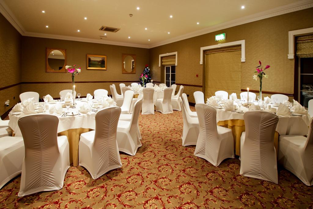 Seven Oaks Hotel Карлоу Екстериор снимка