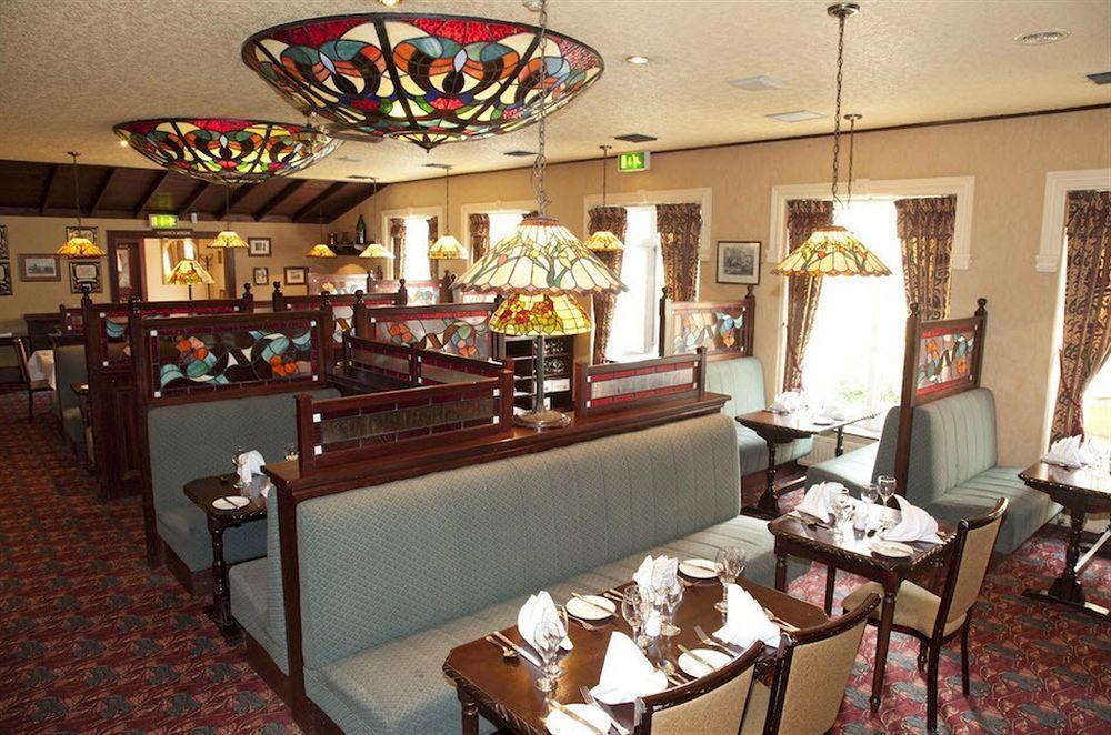 Seven Oaks Hotel Карлоу Екстериор снимка