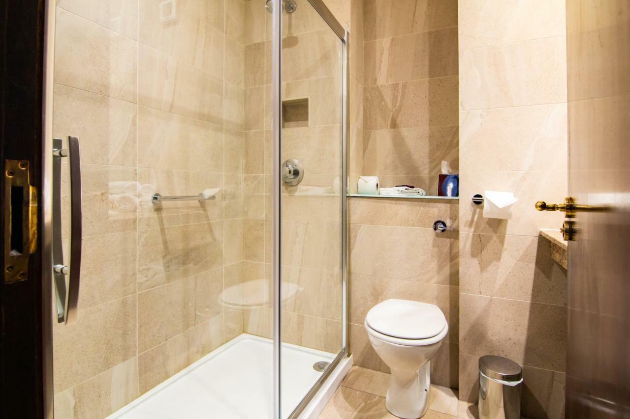 Seven Oaks Hotel Карлоу Екстериор снимка